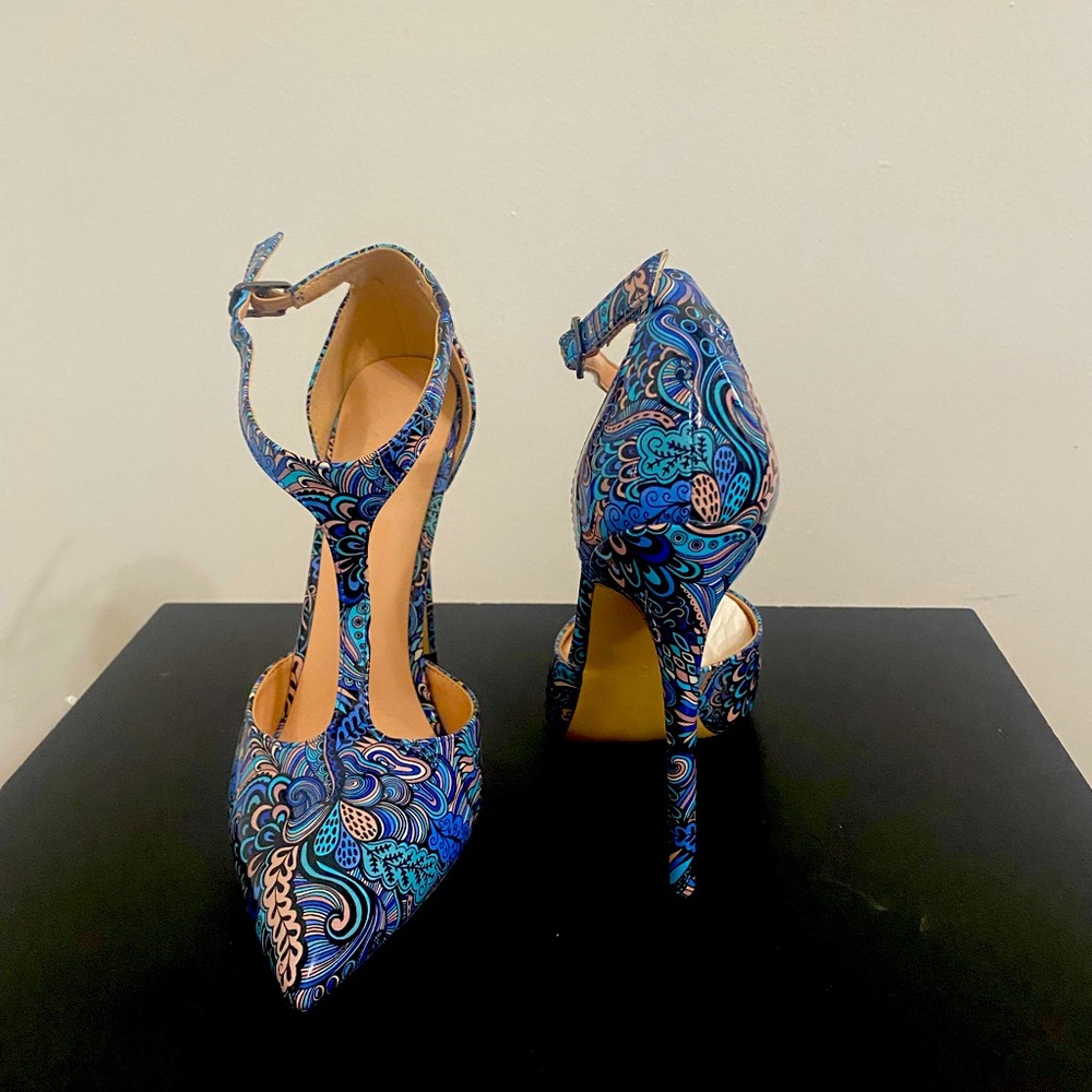 Paisley blue silhouette shoes